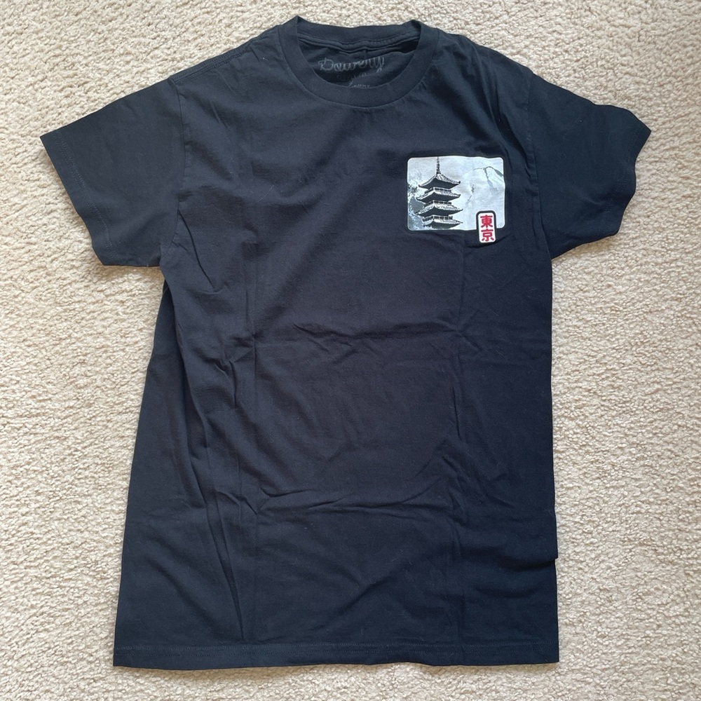 Black Japanese streetwear t-shirt